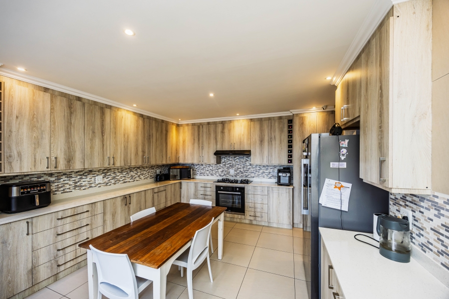 4 Bedroom Property for Sale in Beacon Bay Eastern Cape